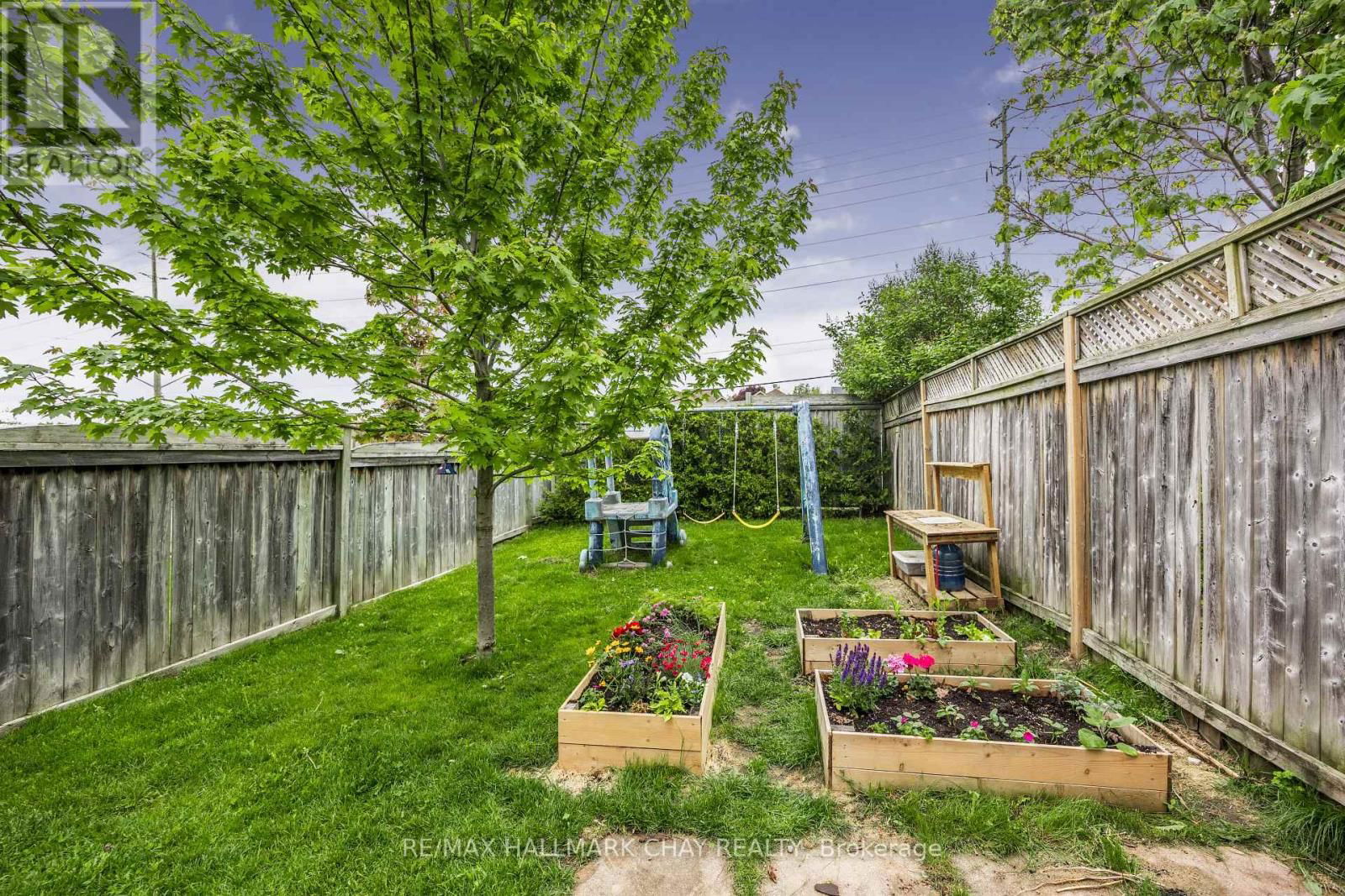 87 HAWTHORNE CRESCENT Image 33