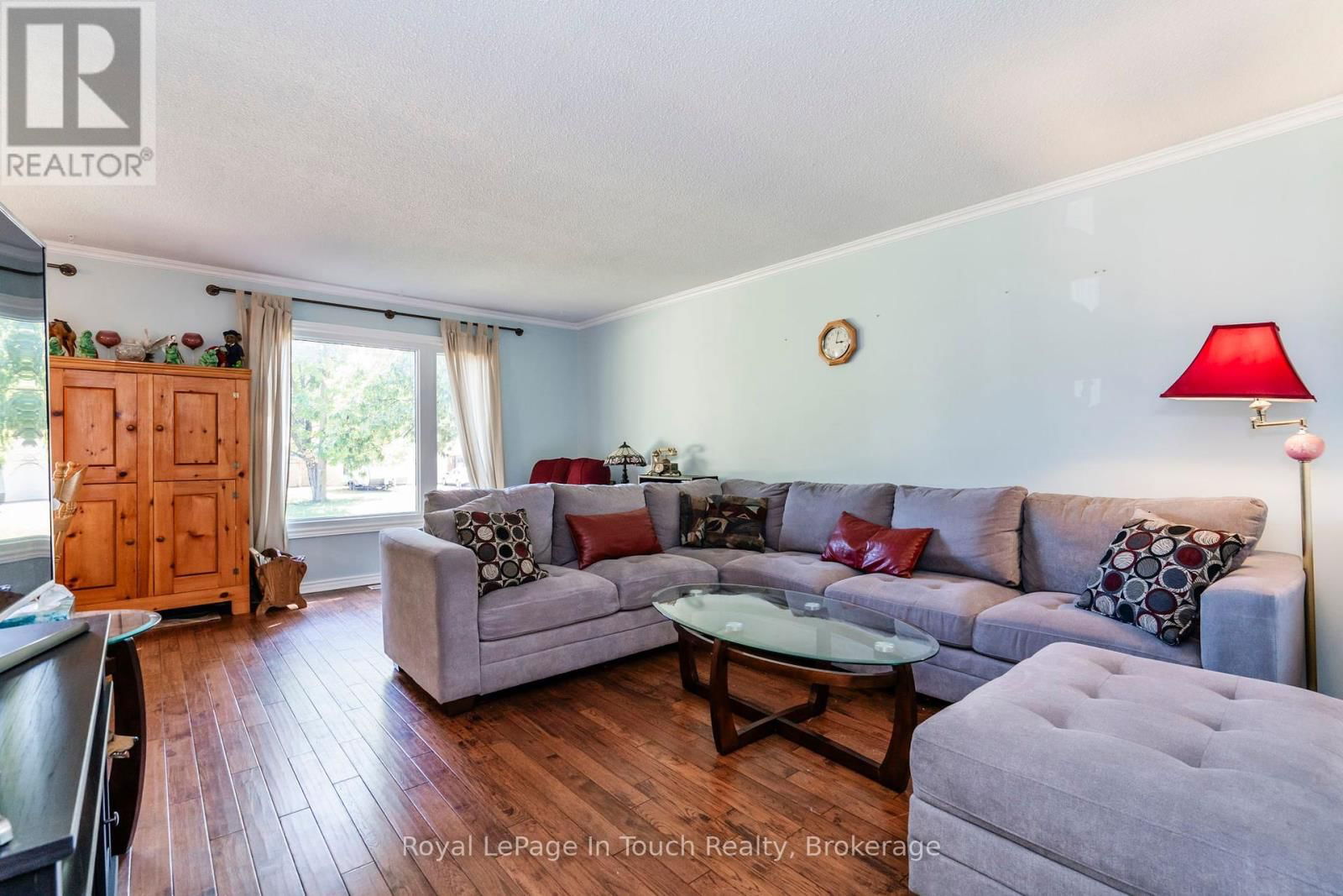 35 DORCAS AVENUE Image 11