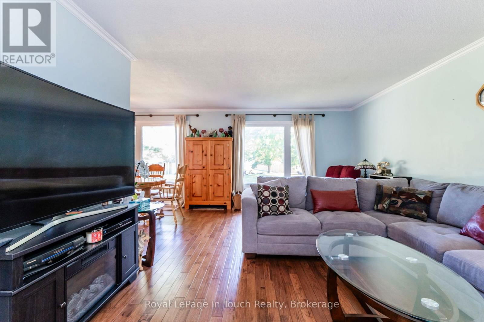35 DORCAS AVENUE Image 12