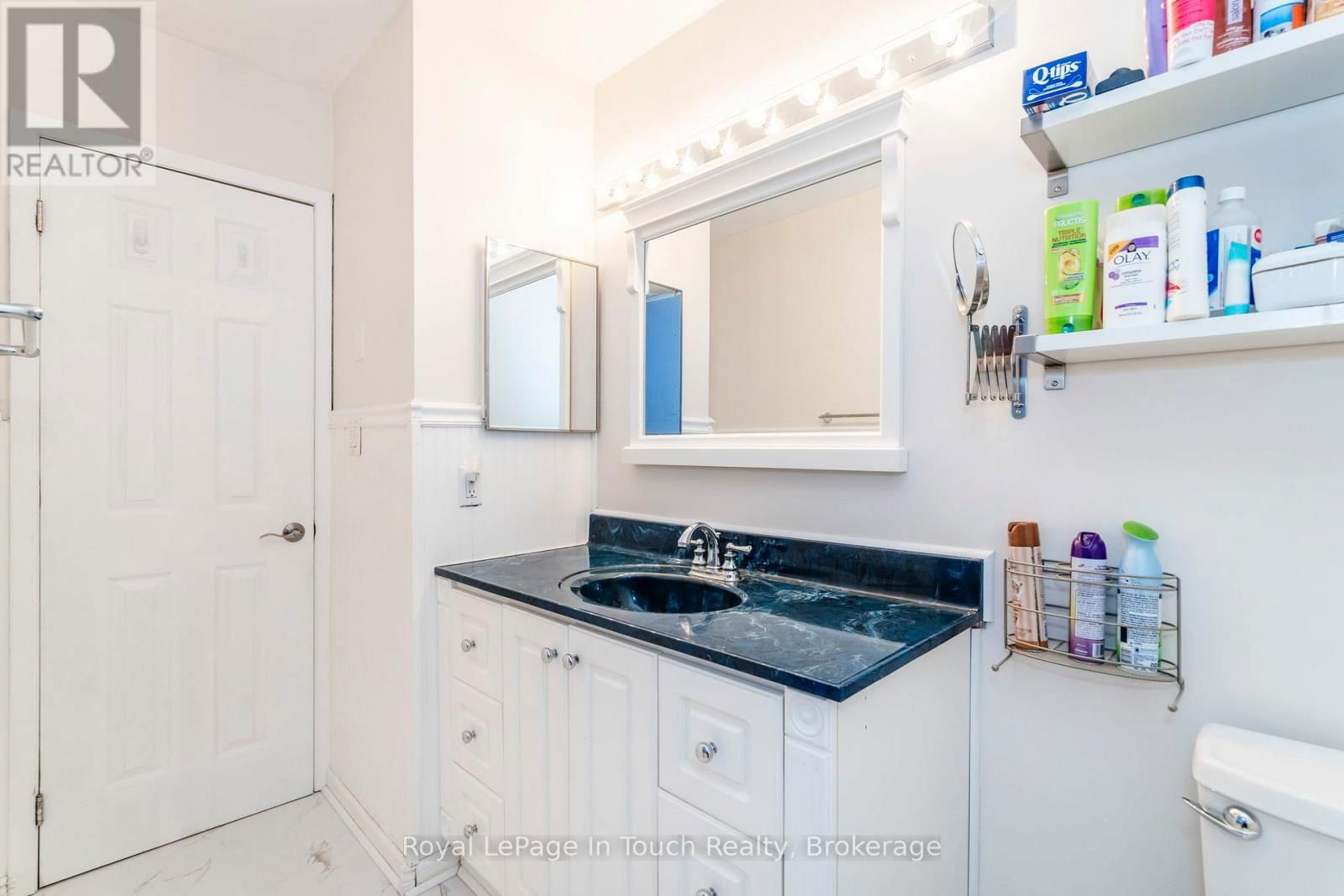 35 DORCAS AVENUE Image 16