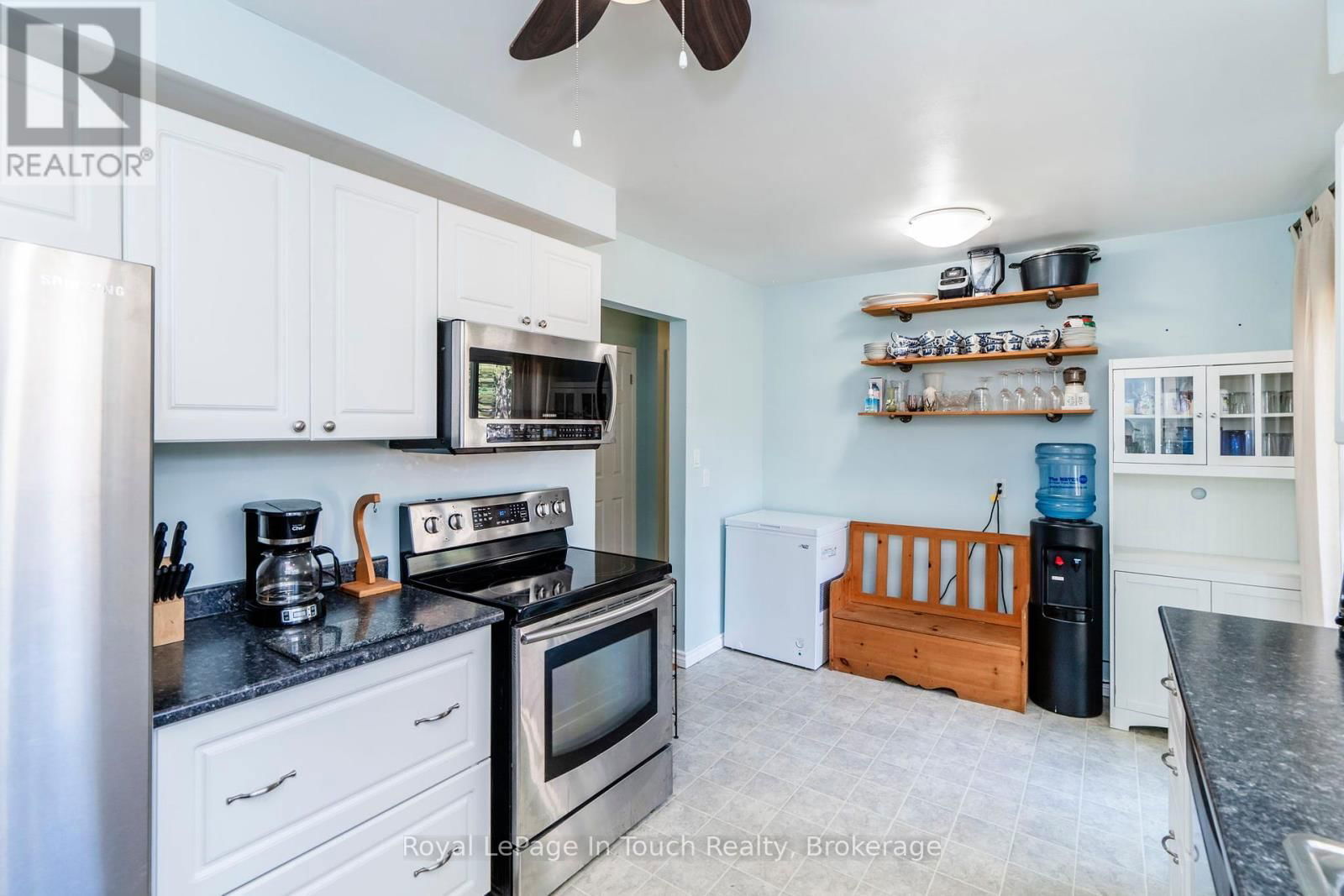 35 DORCAS AVENUE Image 9