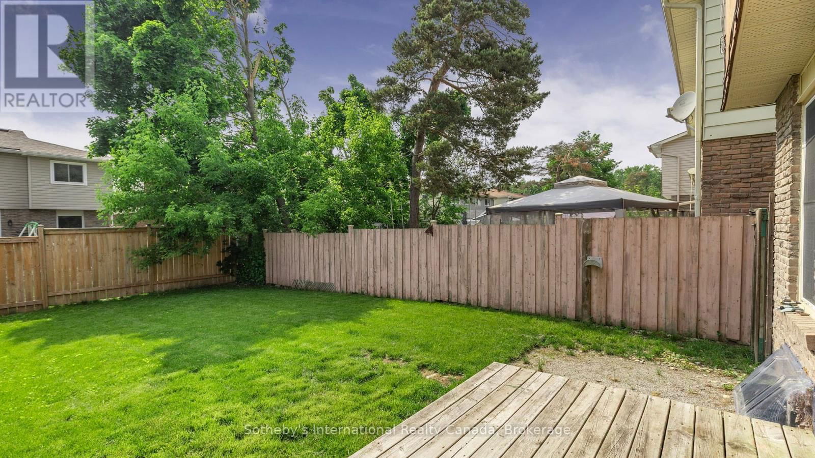 26 CHRISTIE CRESCENT Image 31