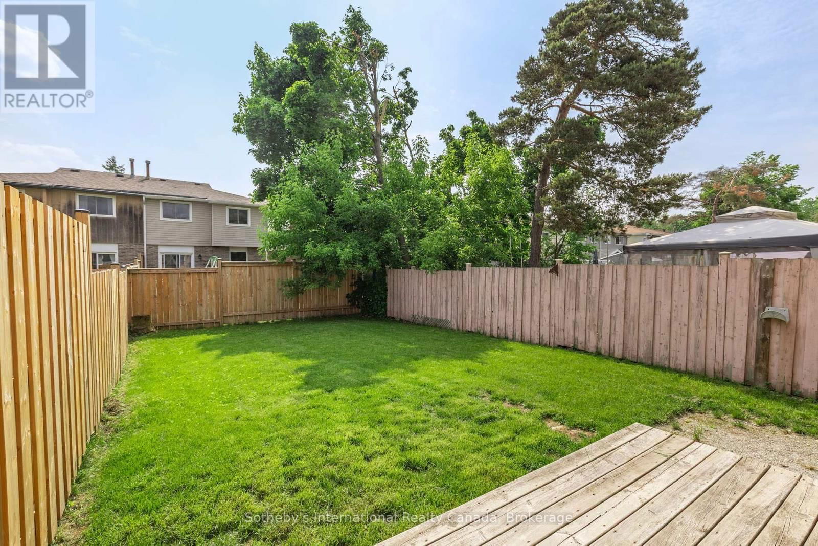 26 CHRISTIE CRESCENT Image 32