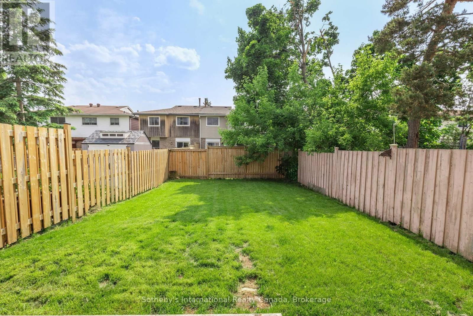 26 CHRISTIE CRESCENT Image 33