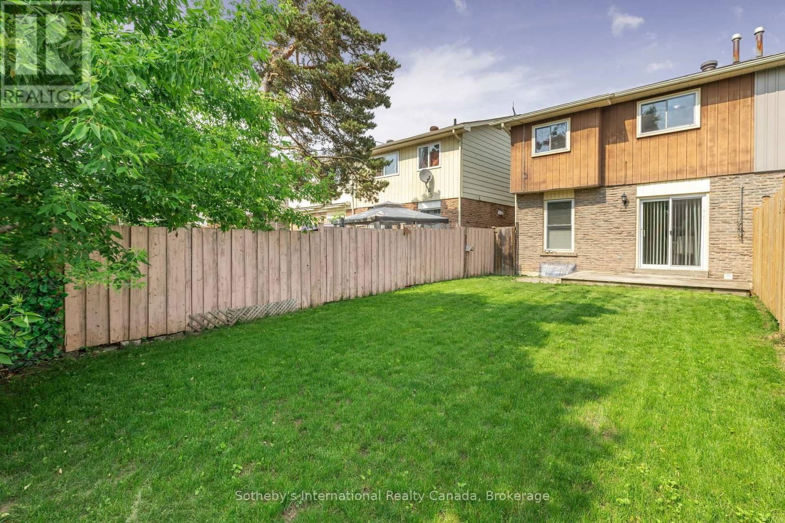 26 CHRISTIE CRESCENT Image 35