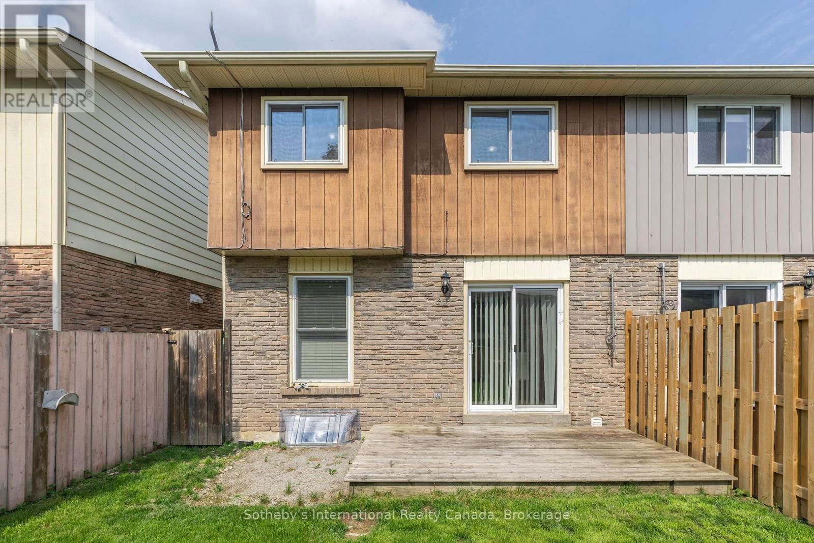 26 CHRISTIE CRESCENT Image 36