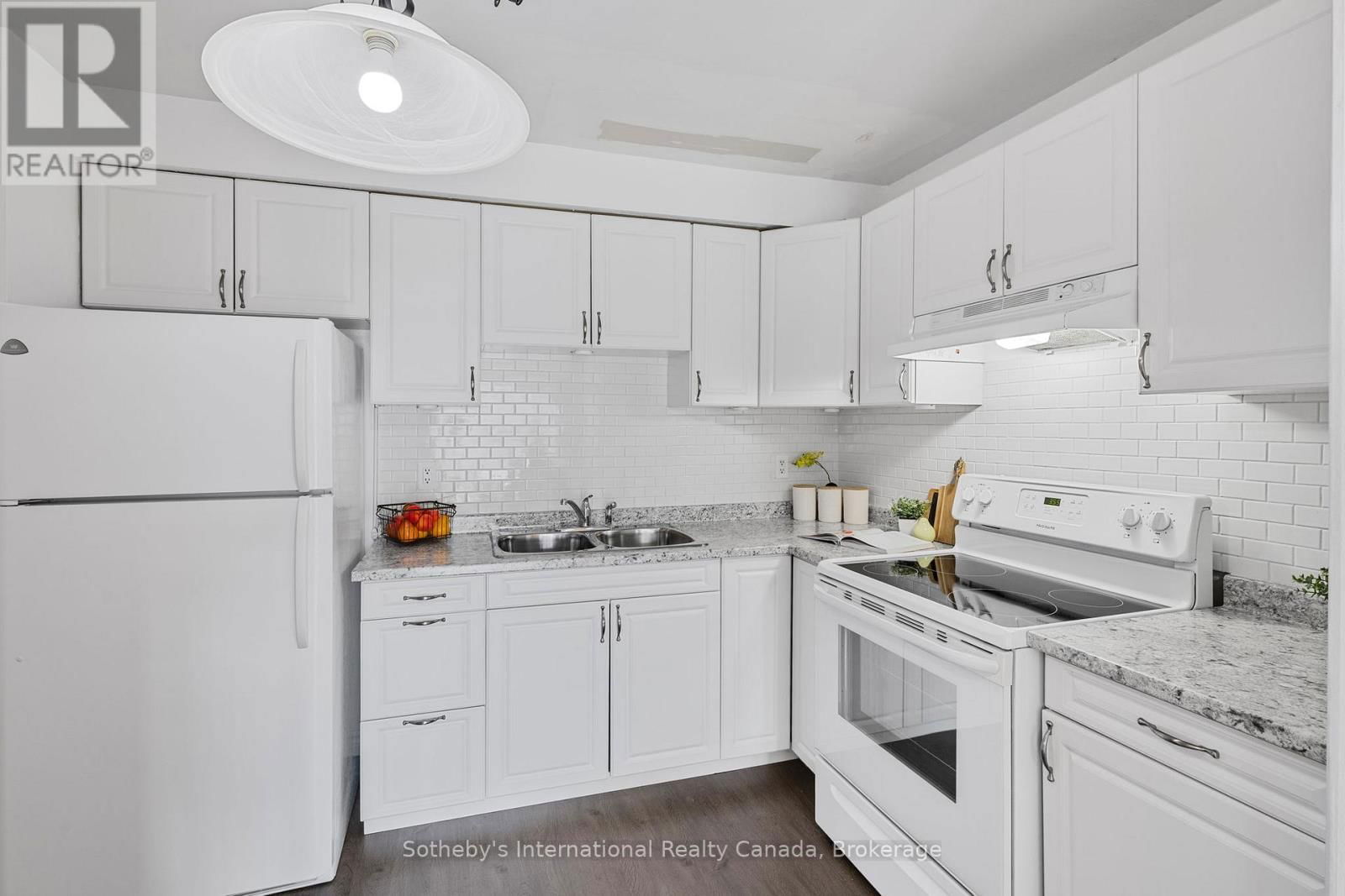 26 CHRISTIE CRESCENT Image 8