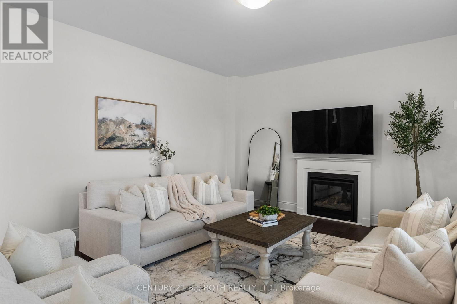 53 SANFORD CIRCLE Image 12