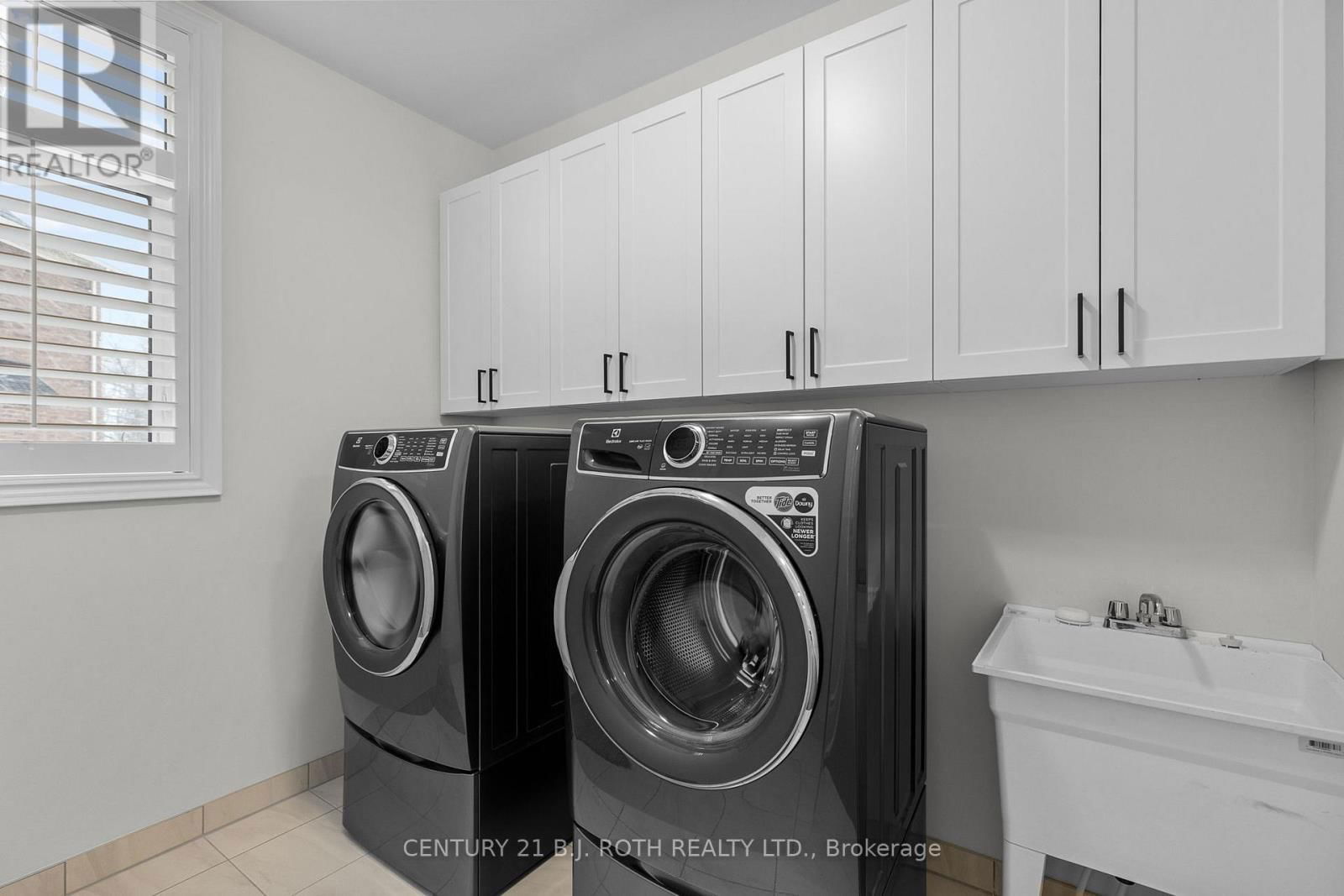 53 SANFORD CIRCLE Image 14