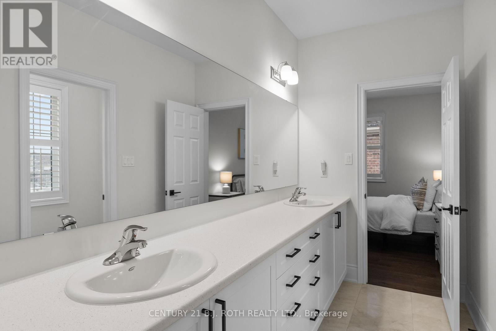 53 SANFORD CIRCLE Image 23