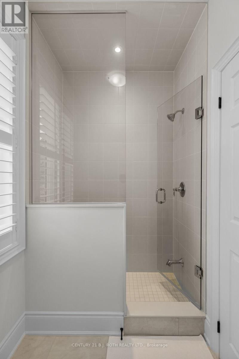 53 SANFORD CIRCLE Image 24