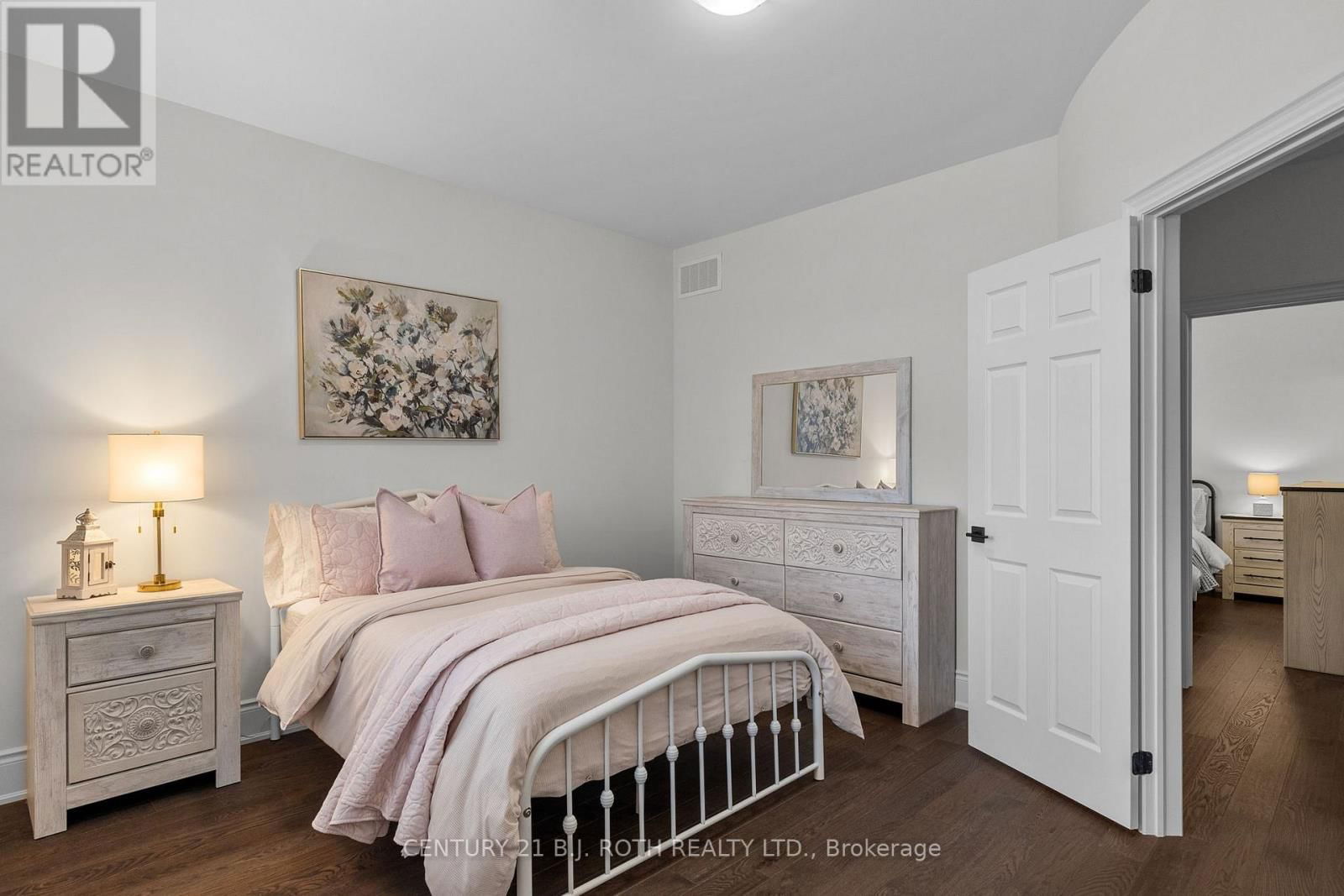 53 SANFORD CIRCLE Image 27