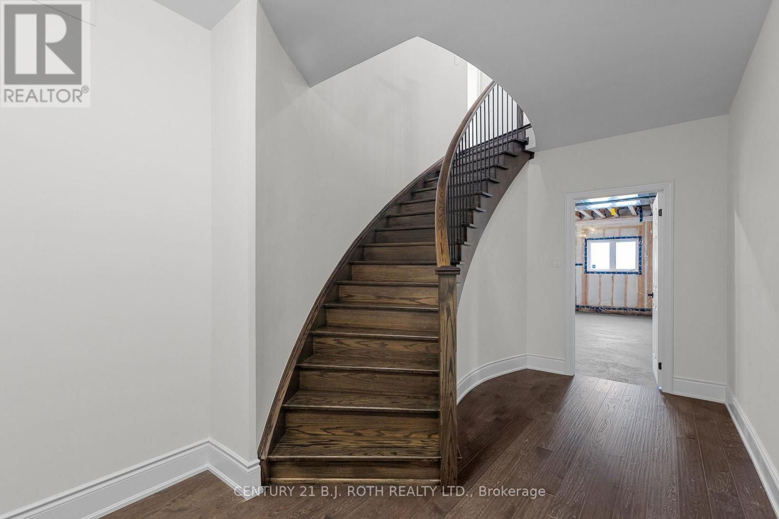 53 SANFORD CIRCLE Image 29