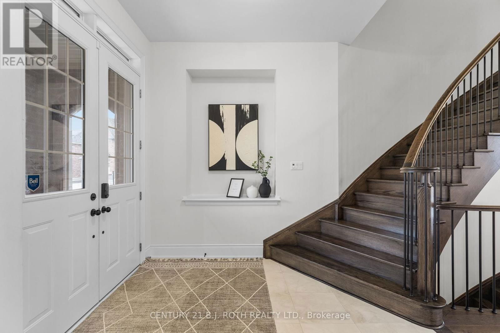53 SANFORD CIRCLE Image 3