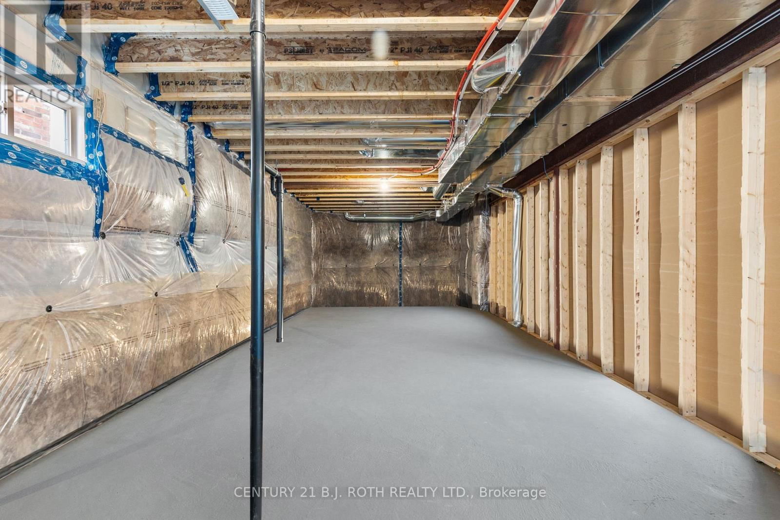 53 SANFORD CIRCLE Image 31