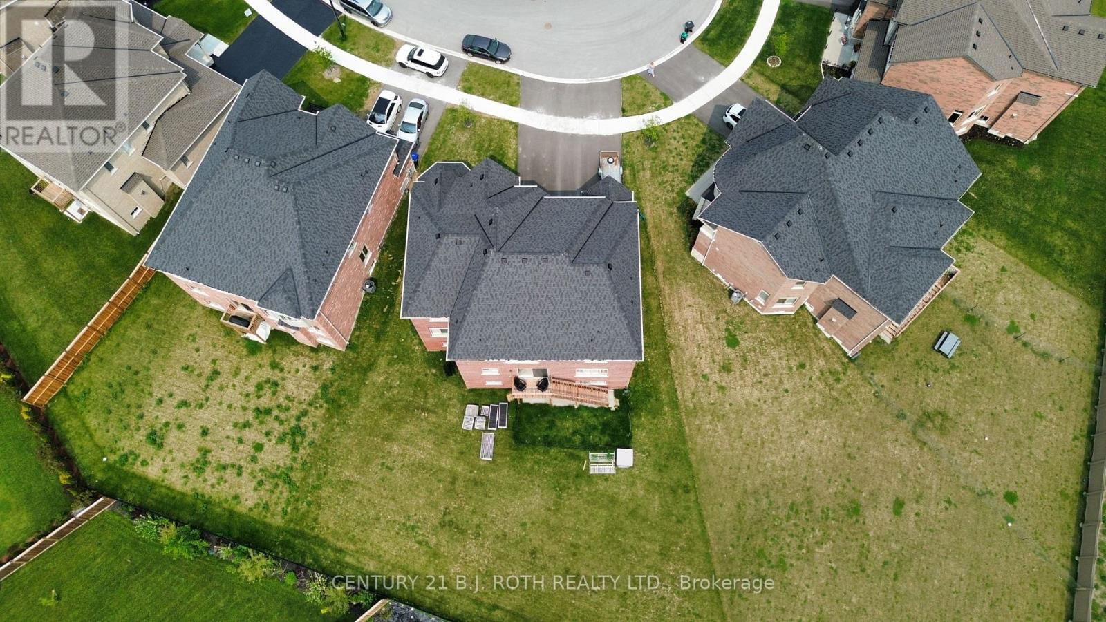 53 SANFORD CIRCLE Image 34