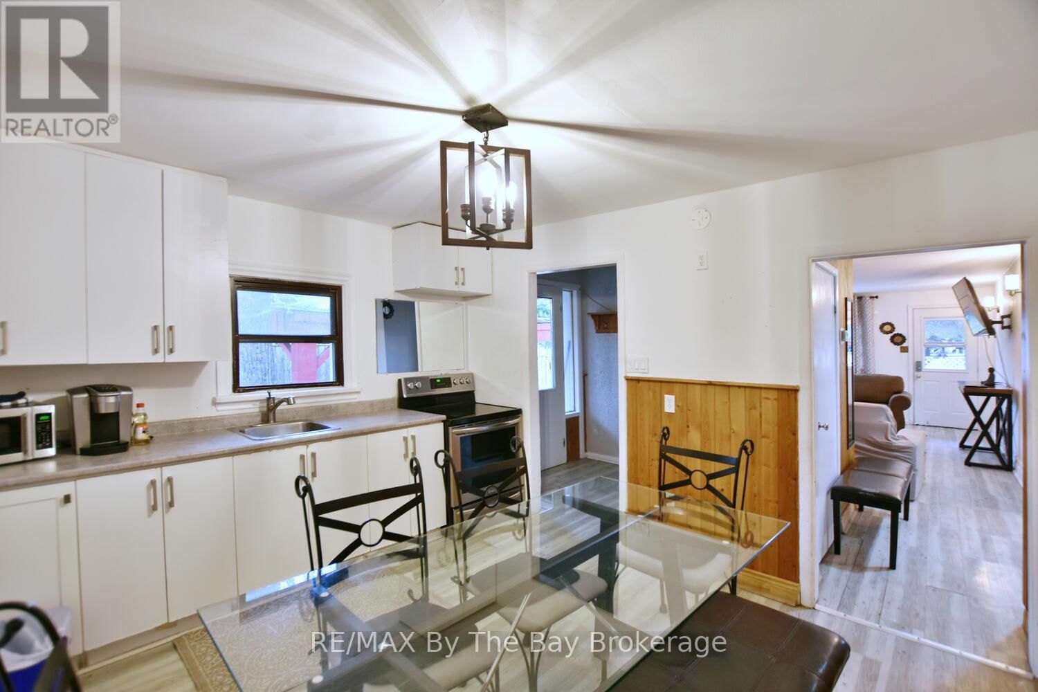 678 RIVER ROAD WEST Image 17