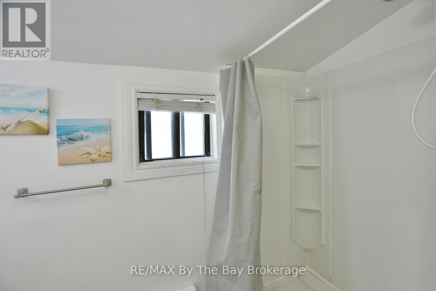 678 RIVER ROAD WEST Image 32
