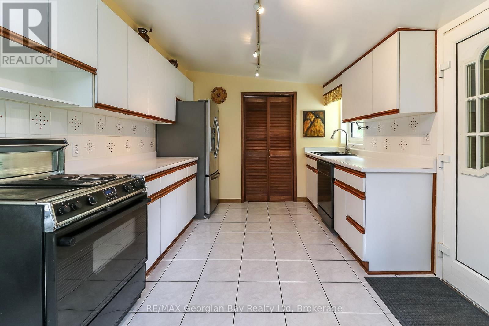 31 HEARTHSTONE DRIVE Image 8