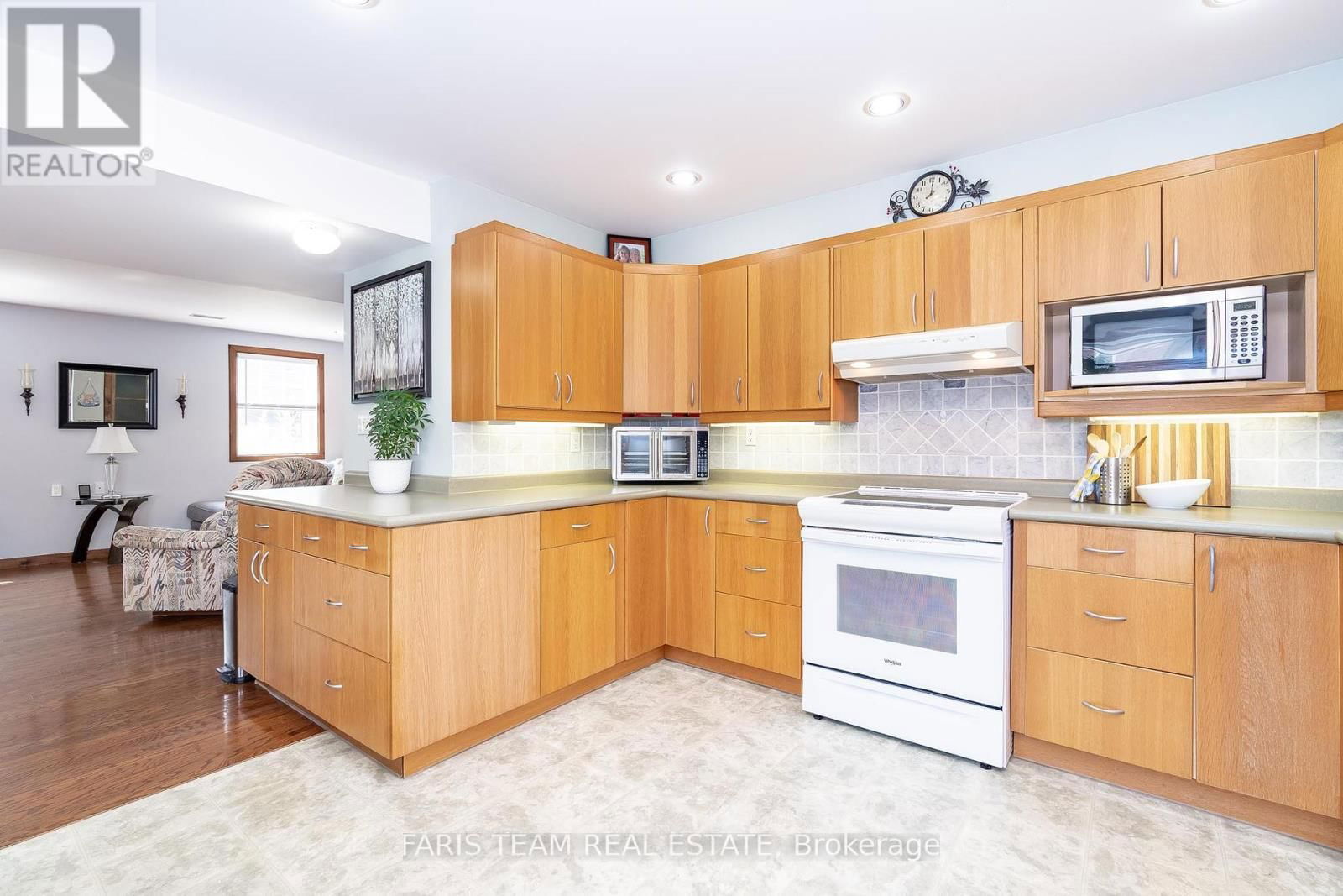 63 BROADVIEW STREET Image 22