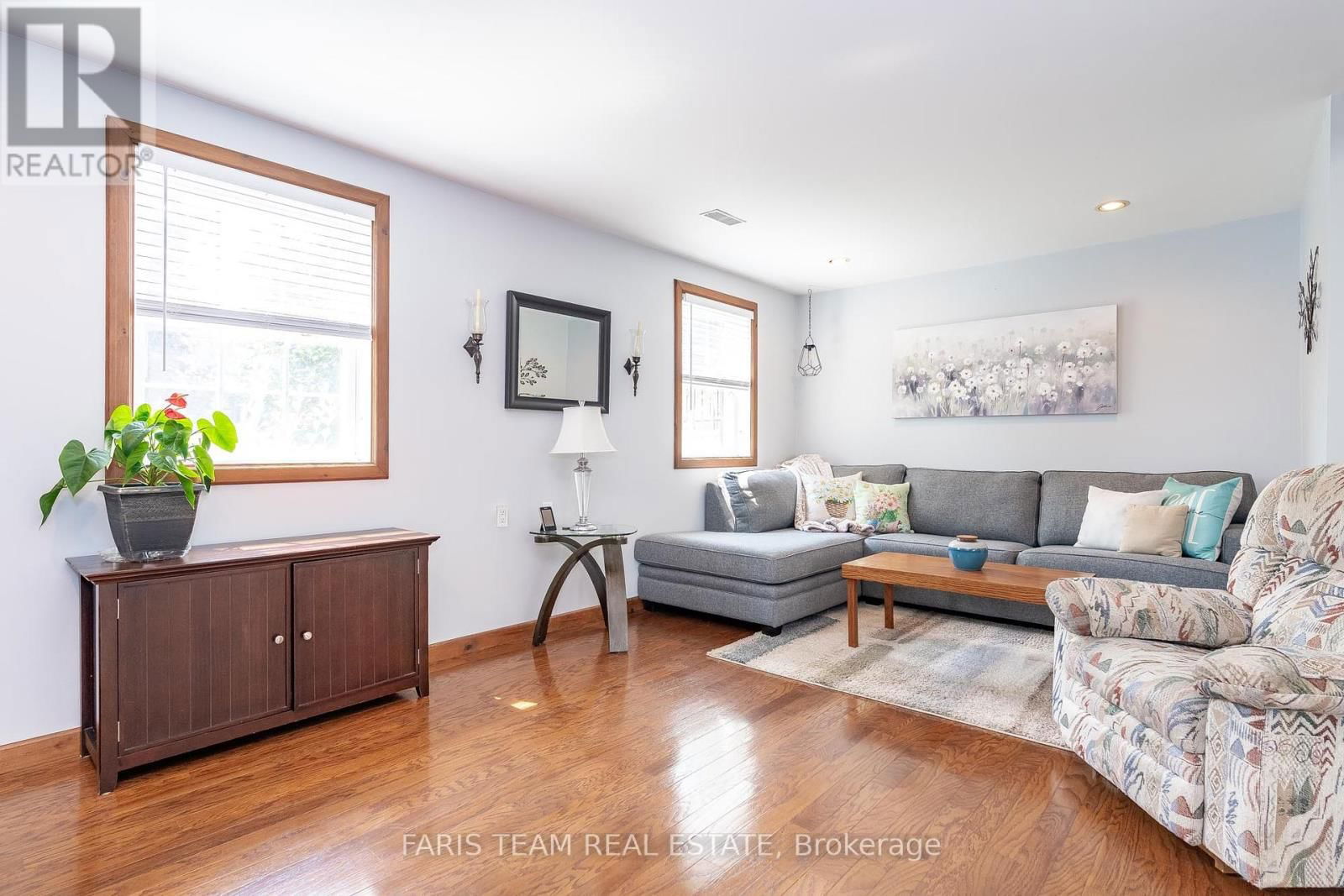63 BROADVIEW STREET Image 24