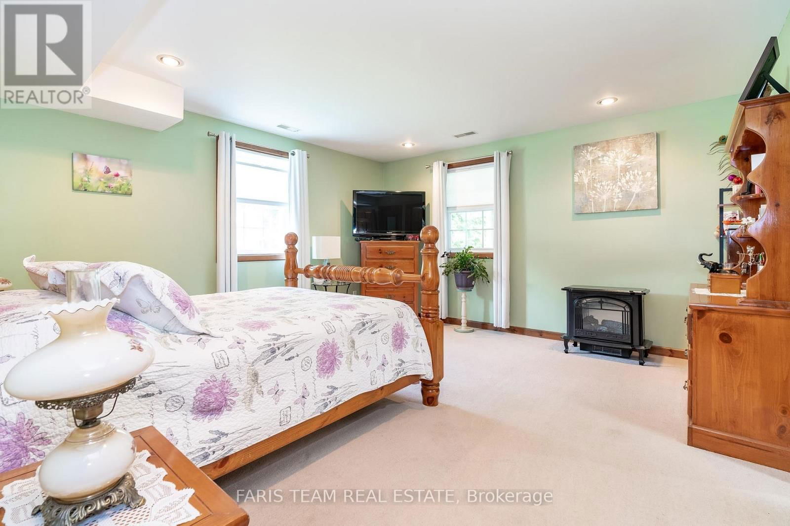 63 BROADVIEW STREET Image 27