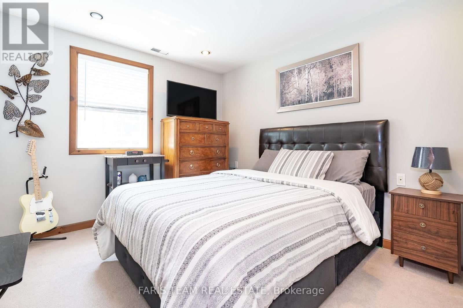 63 BROADVIEW STREET Image 28
