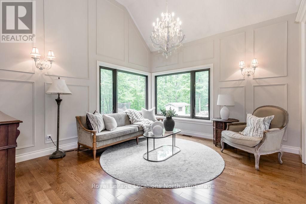18 MILLS CIRCLE Image 12