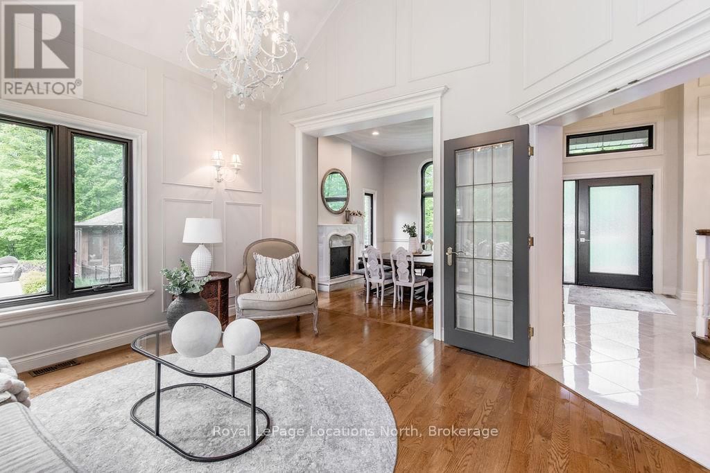 18 MILLS CIRCLE Image 14