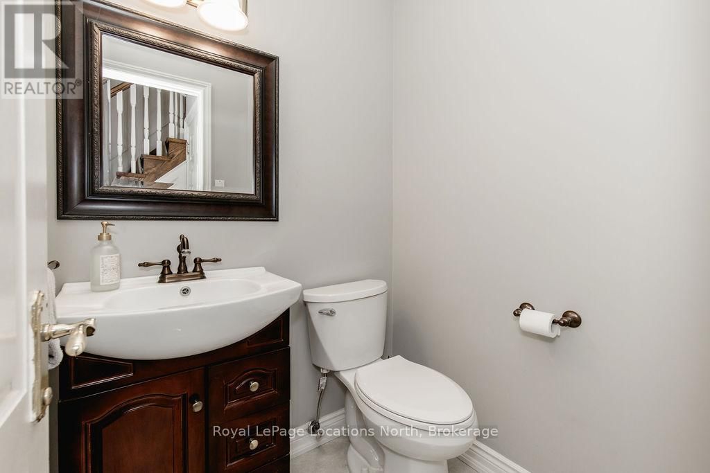 18 MILLS CIRCLE Image 18