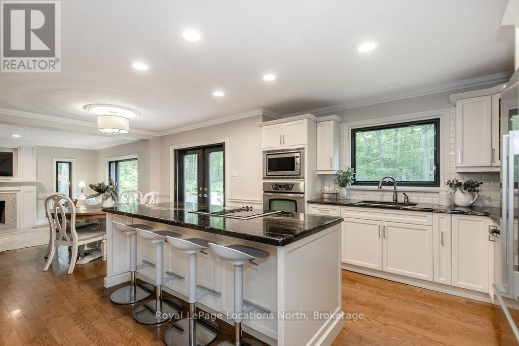 18 MILLS CIRCLE Image 19