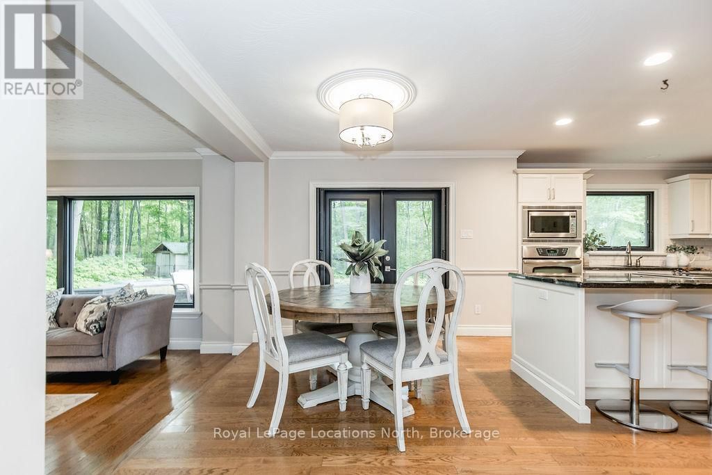 18 MILLS CIRCLE Image 20