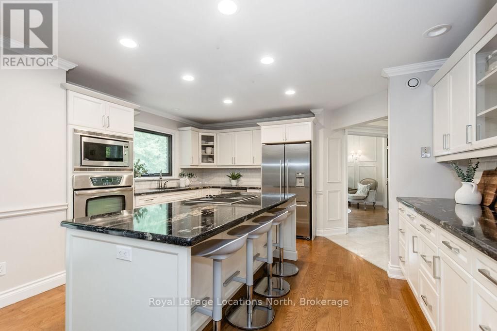 18 MILLS CIRCLE Image 21