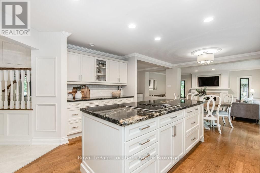 18 MILLS CIRCLE Image 23
