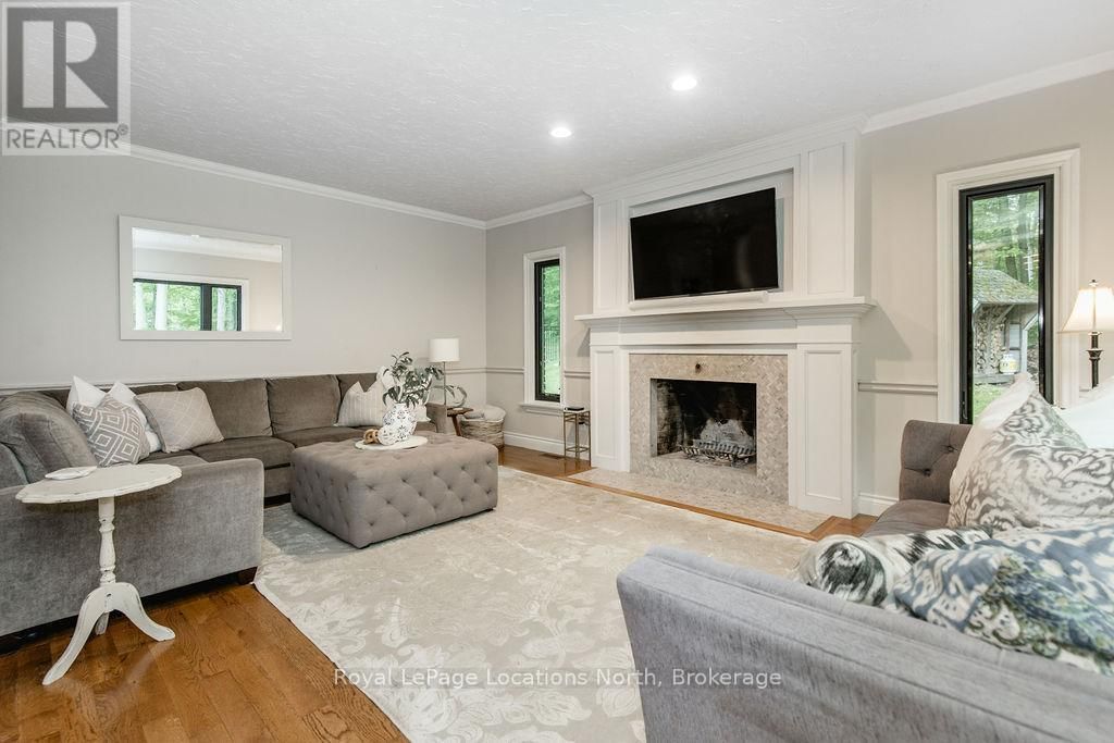 18 MILLS CIRCLE Image 24