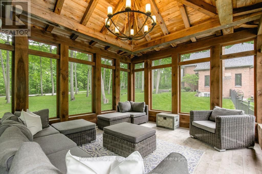18 MILLS CIRCLE Image 3