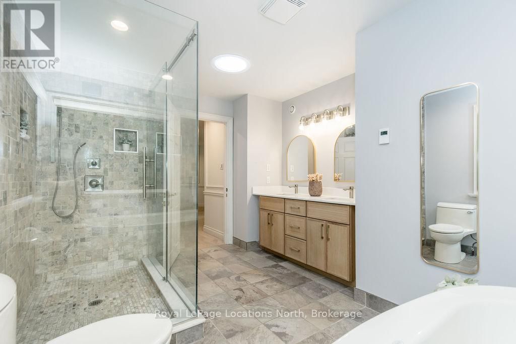 18 MILLS CIRCLE Image 32