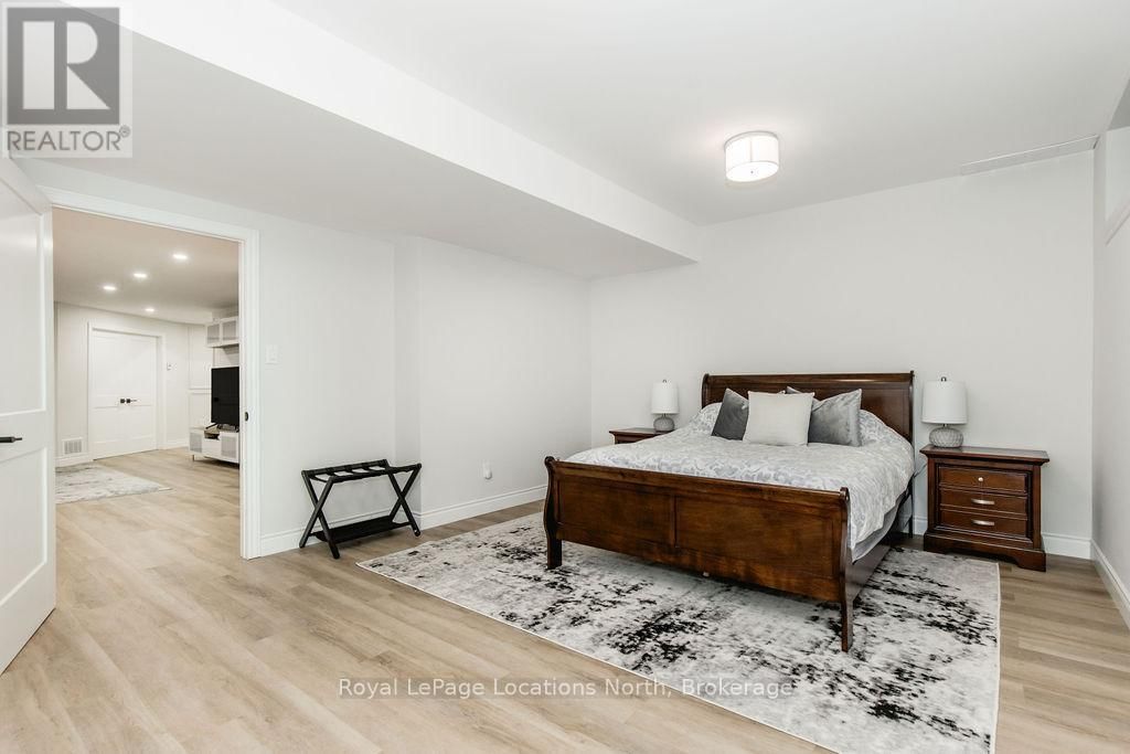 18 MILLS CIRCLE Image 39