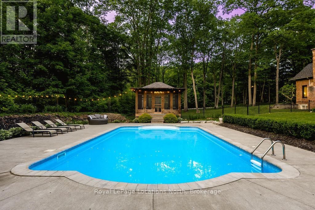 18 MILLS CIRCLE Image 43