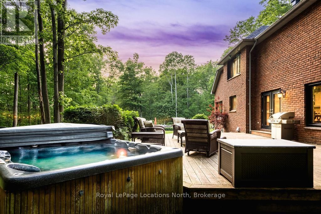 18 MILLS CIRCLE Image 6