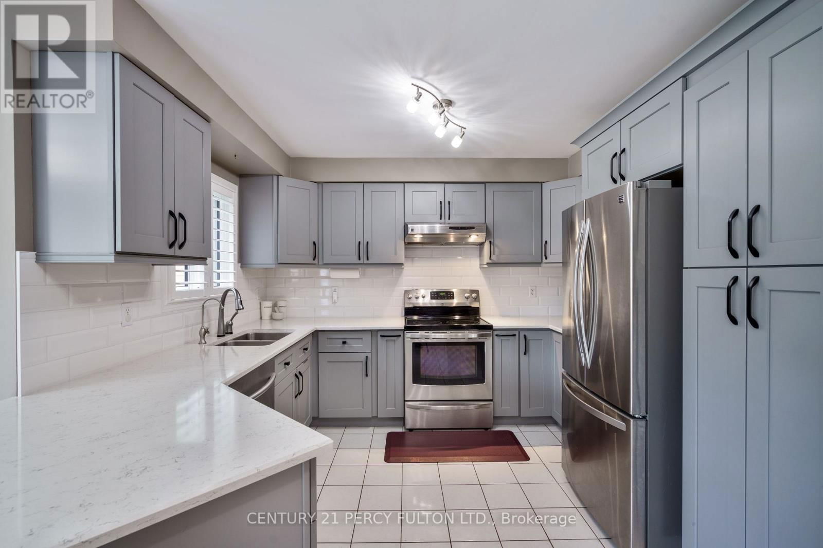 54 CITYVIEW CIRCLE Image 16