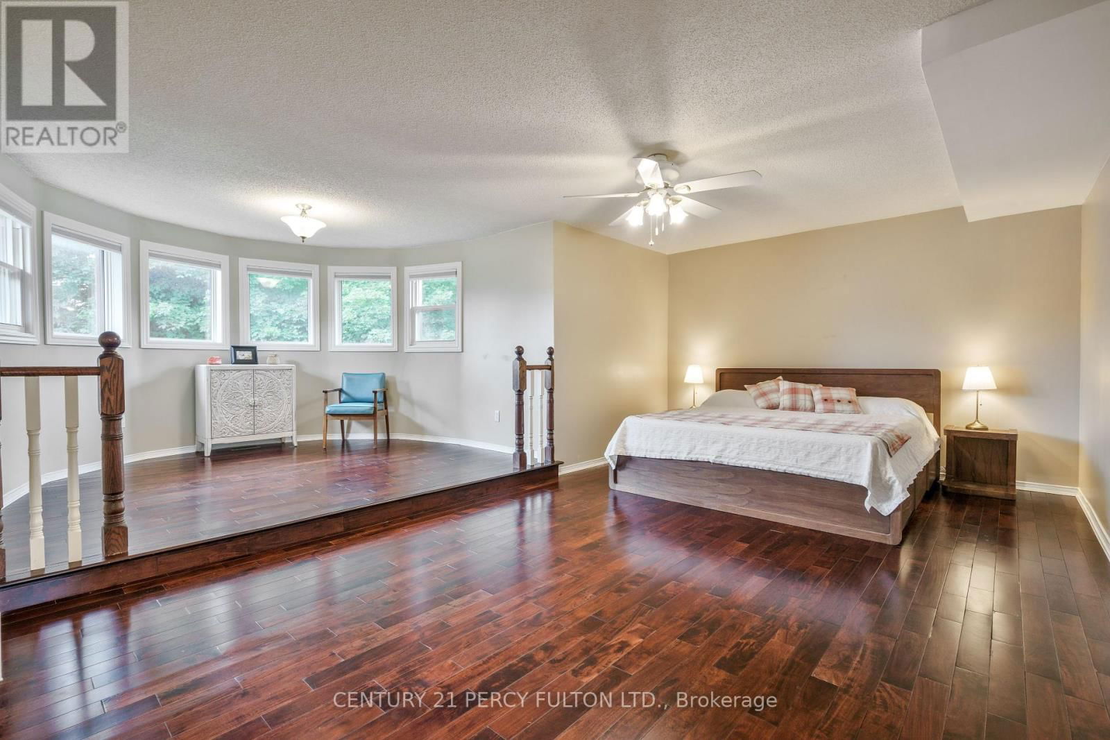 54 CITYVIEW CIRCLE Image 24