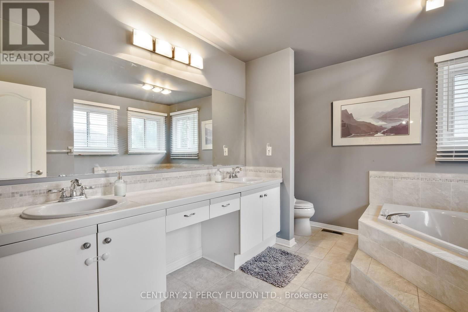 54 CITYVIEW CIRCLE Image 26