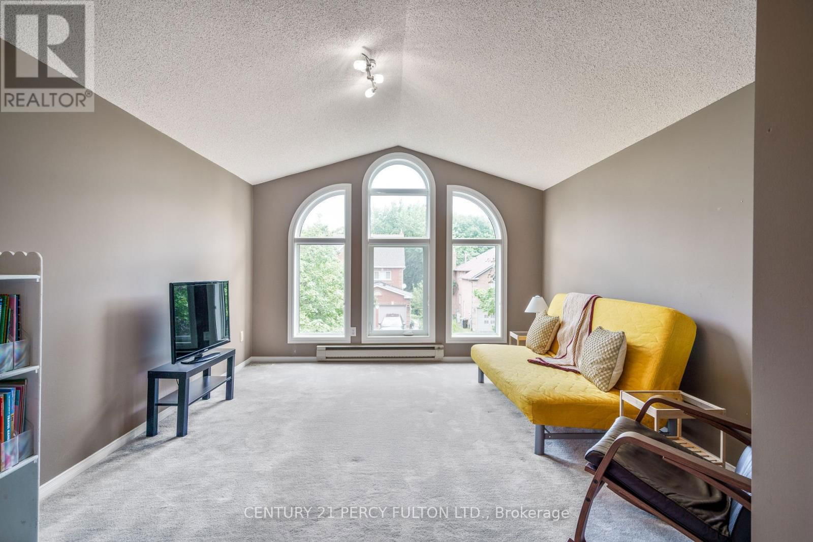 54 CITYVIEW CIRCLE Image 30