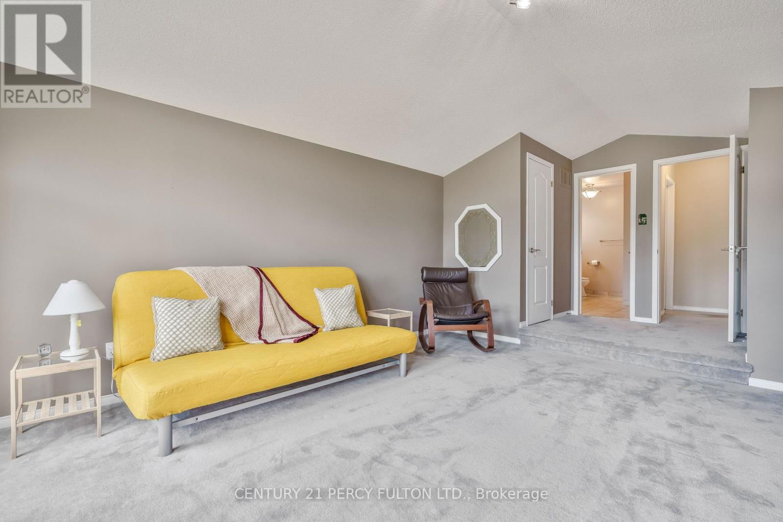 54 CITYVIEW CIRCLE Image 31