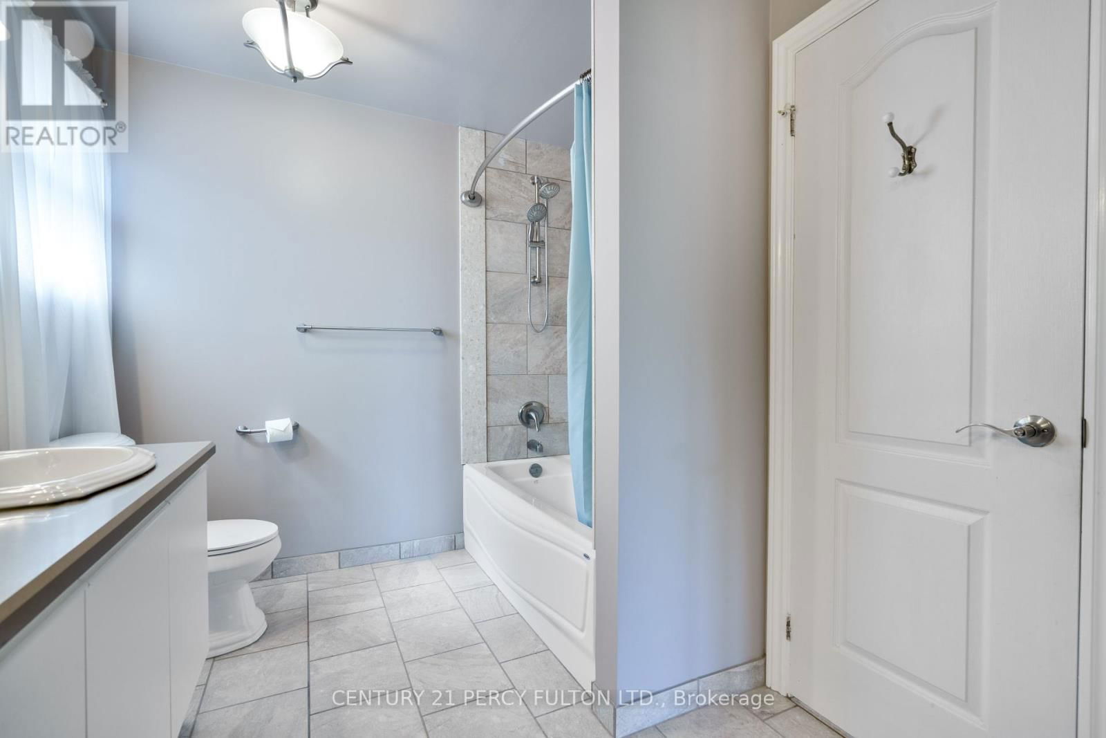 54 CITYVIEW CIRCLE Image 33