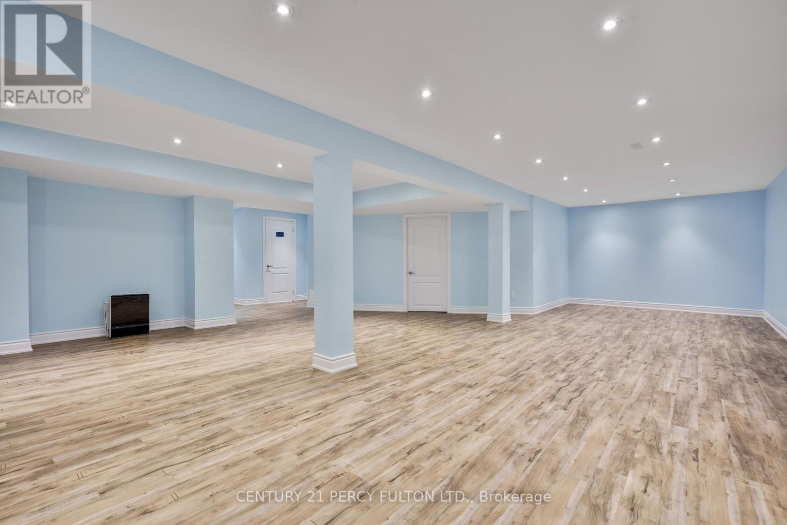 54 CITYVIEW CIRCLE Image 35
