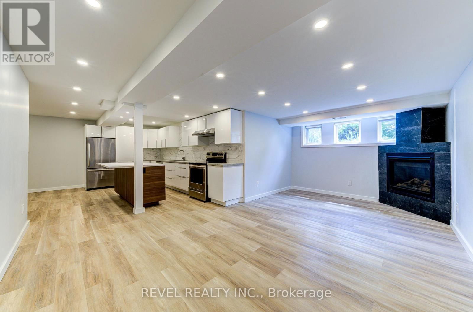 141 WASAGA SANDS DRIVE EAST Image 32