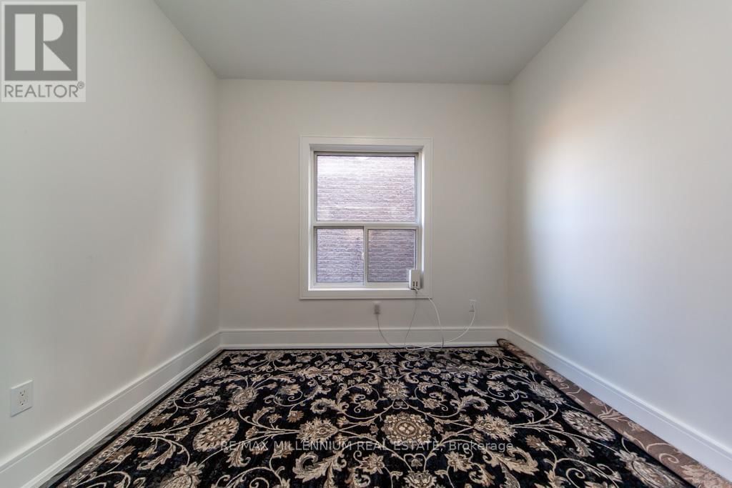 Upper - 24 JESSICA DRIVE Image 11