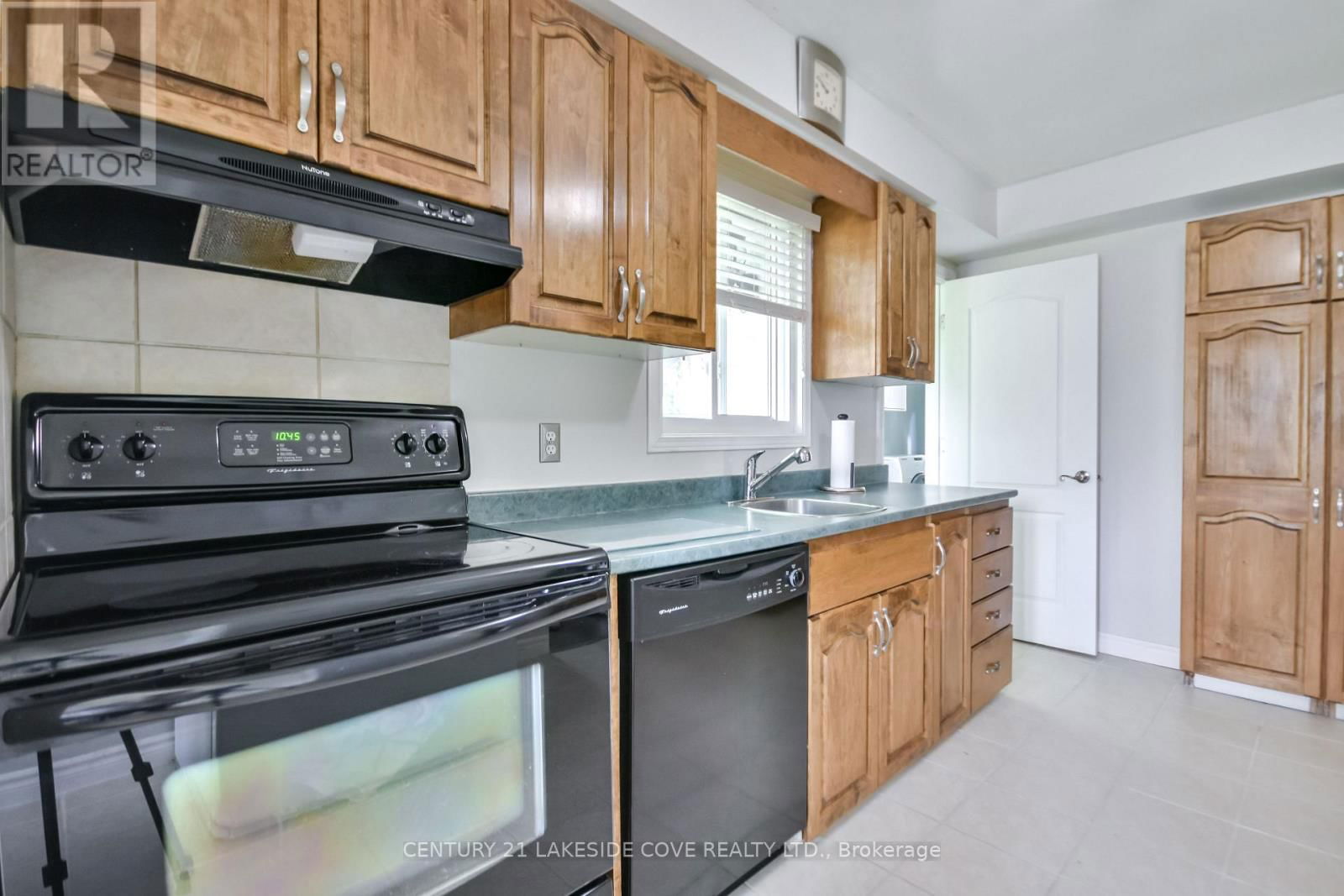 420 RAYMOND AVENUE Image 10